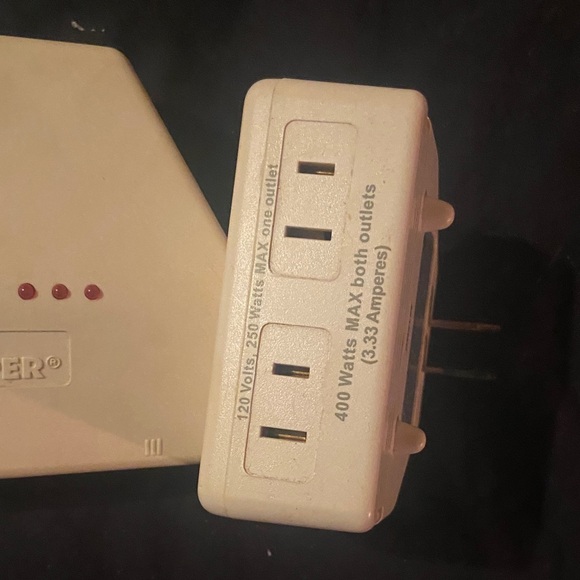 Dual Outlet Clapper - Picture 2 of 4